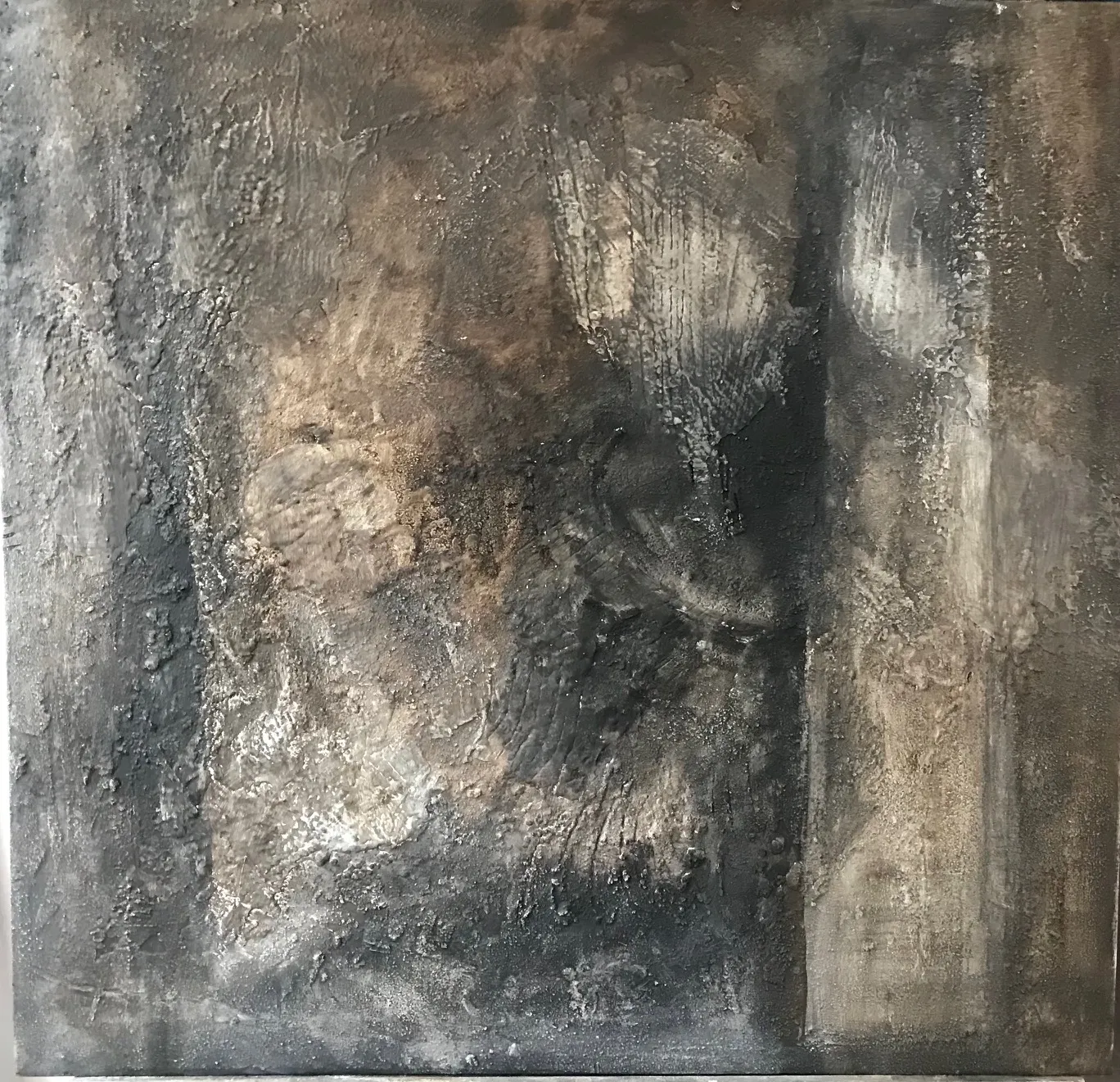 62 x 64 cm